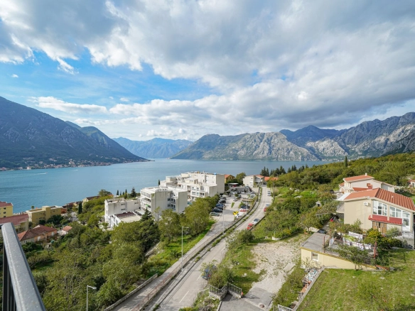 Trosoban stan 158 m² – Dobrota, Kotor — fotografija 17