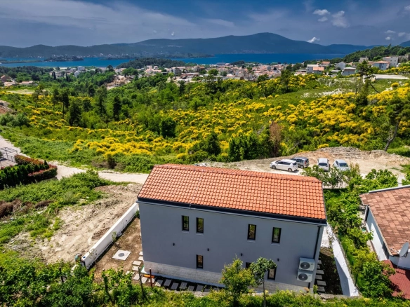 Kuća 250 m² – Tivat — fotografija 5