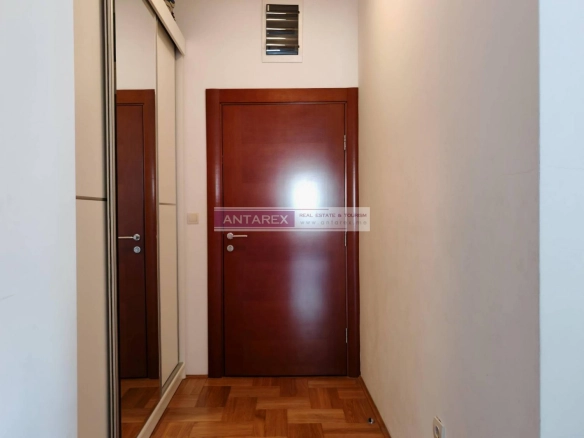 Trosoban stan 99 m² – Budva — fotografija 15