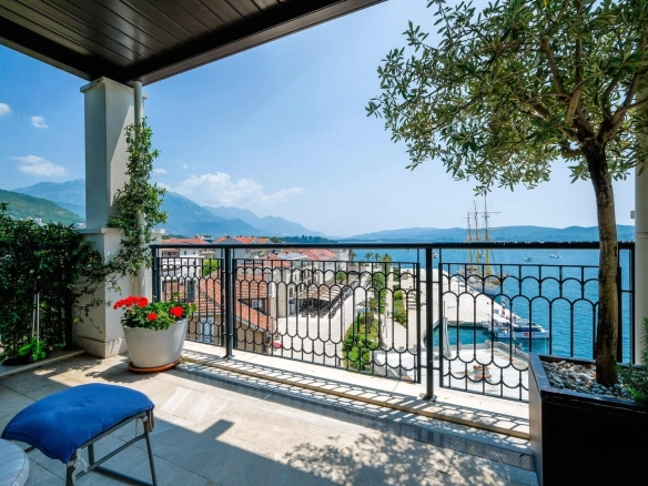 Dvosoban stan 135 m² – Tivat — fotografija 14