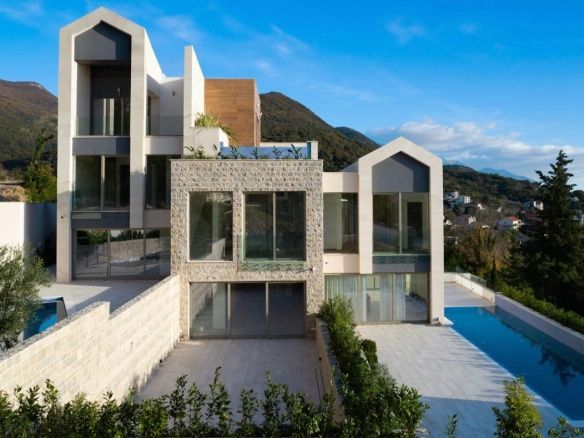 Dvosoban stan 246 m² – Tivat — fotografija 7