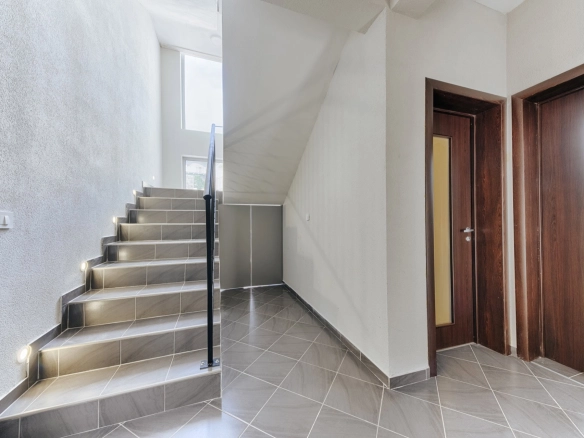 Kuća 250 m² – Utjeha, Bar — fotografija 11