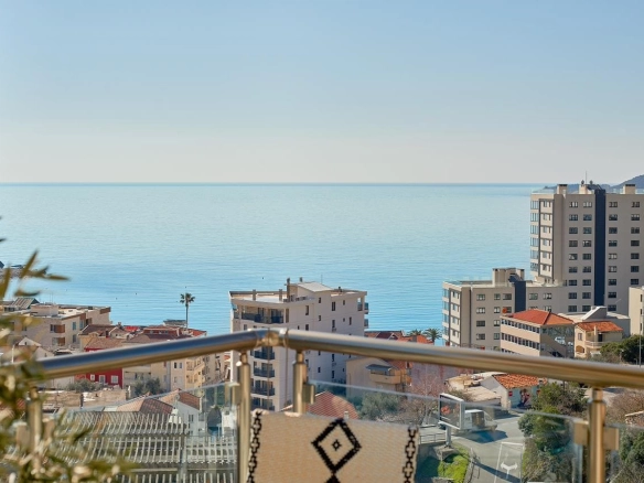 Trosoban stan 150 m² – Bečići, Budva — fotografija 4