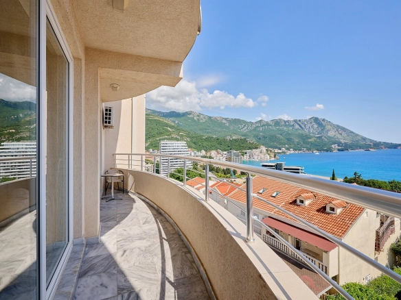 Trosoban stan 113 m² – Bečići, Budva — fotografija 12
