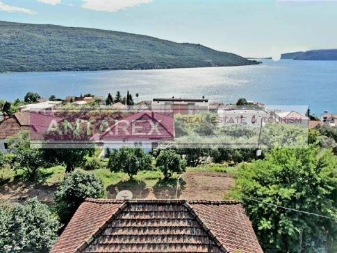 Kuća na placu sa pogledom u Kumboru, Herceg Novi — fotografija 3