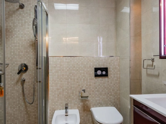 Dvosoban stan 96 m² – Pržno, Budva — fotografija 12