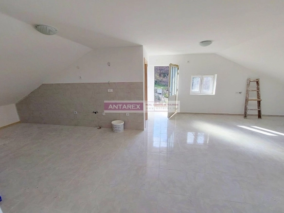 Trosoban stan 73 m² – Herceg Novi — fotografija 2