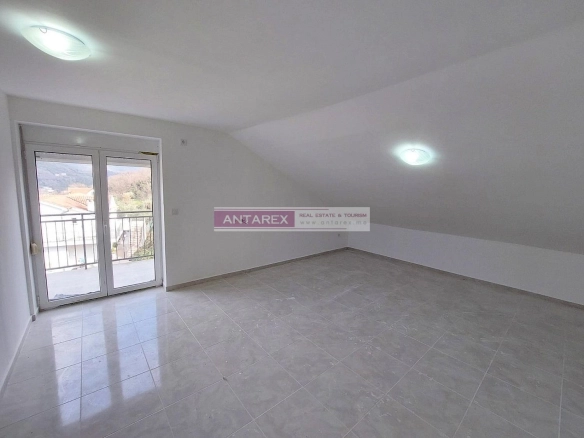 Trosoban stan 73 m² – Herceg Novi — fotografija 3