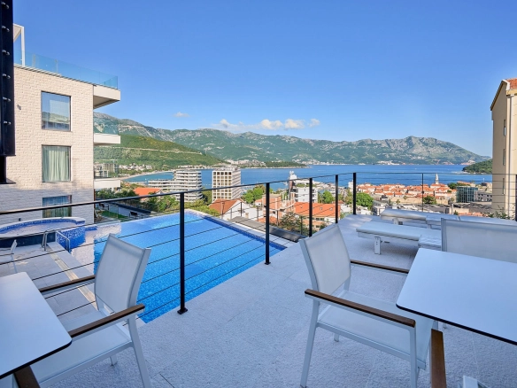 Trosoban stan 264 m² – Budva — fotografija 14
