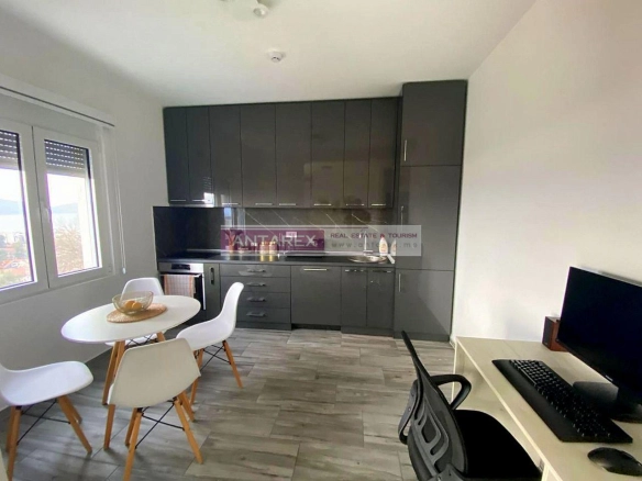Dvosoban stan 55 m² – Tivat — fotografija 4