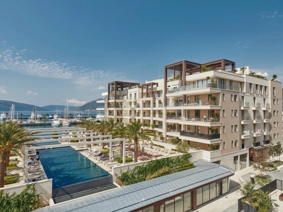 Trosoban stan 193 m² – Tivat — fotografija 2