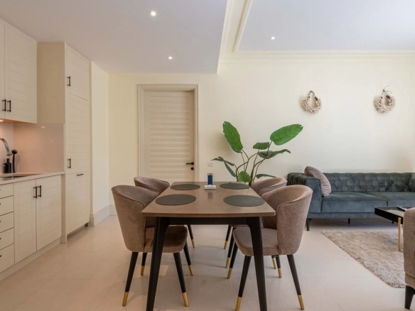 Dvosoban stan 121 m² – Tivat — fotografija 5