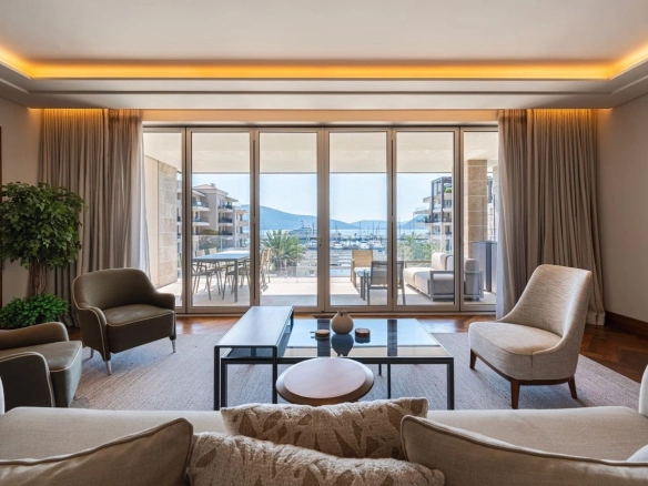 Dvosoban stan 175 m² – Tivat — fotografija 2