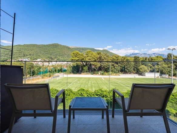 Dvosoban stan 175 m² – Tivat — fotografija 12