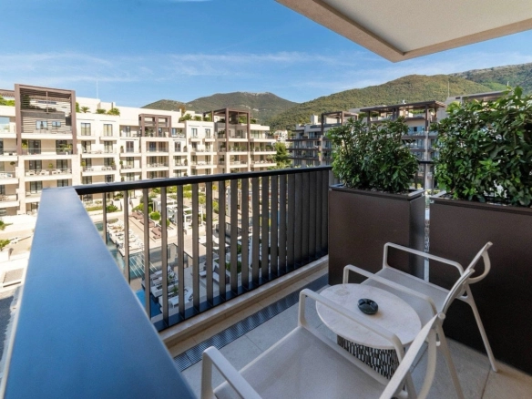 Trosoban stan 236 m² – Tivat — fotografija 11