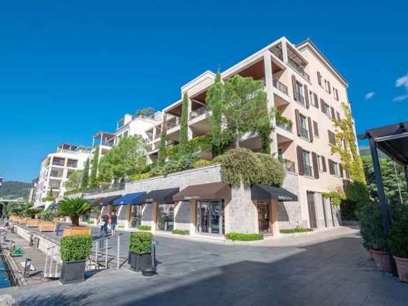 Jednosoban stan 64 m² – Tivat — fotografija 3