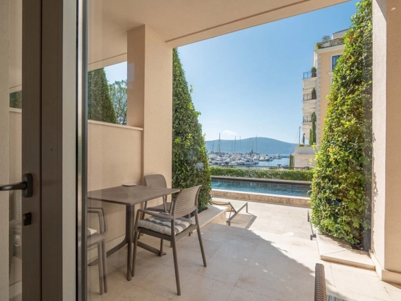 Jednosoban stan 64 m² – Tivat — fotografija 12