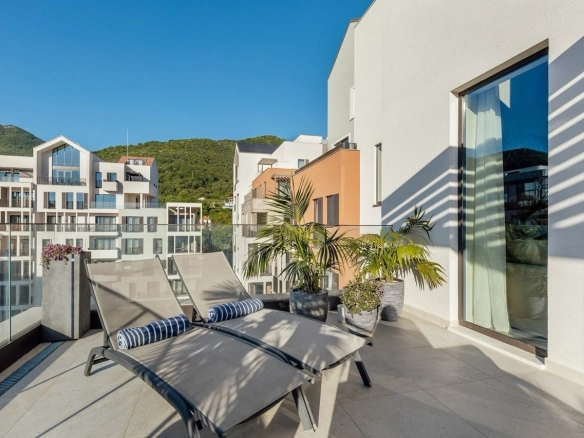 Dvosoban stan 179 m² – Tivat — fotografija 10