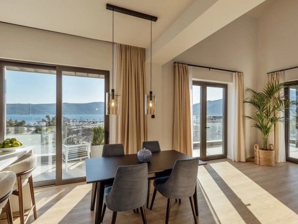 Dvosoban stan 179 m² – Tivat — fotografija 14