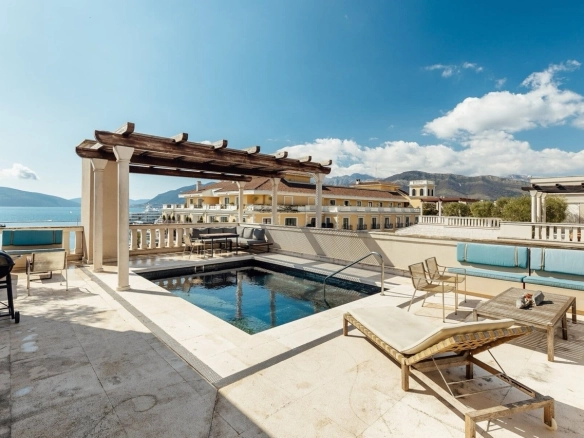 Trosoban stan 357 m² – Tivat — fotografija 4