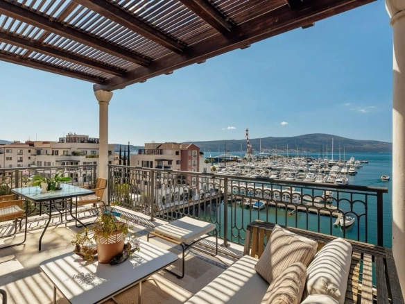 Trosoban stan 357 m² – Tivat — fotografija 6