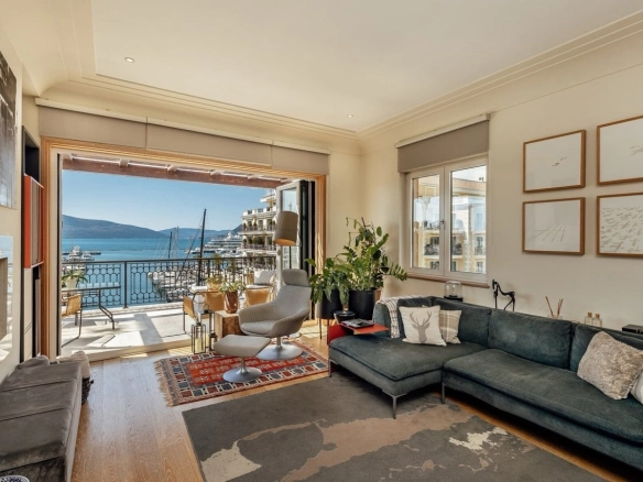 Trosoban stan 357 m² – Tivat — fotografija 9