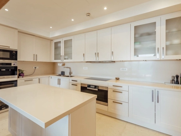 Trosoban stan 357 m² – Tivat — fotografija 13