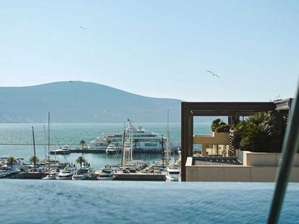 Trosoban stan 437 m² – Tivat — fotografija 2