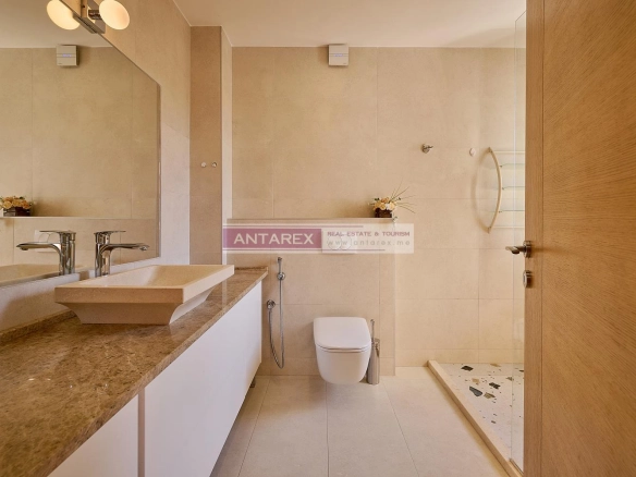 Kuća 200 m² – Krimovica, Kotor — fotografija 16