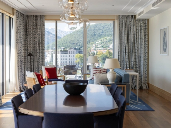 Trosoban stan 498 m² – Tivat — fotografija 9