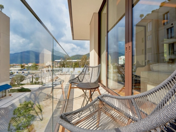 Dvosoban stan 152 m² – Tivat — fotografija 3