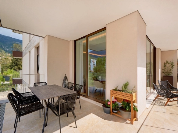 Dvosoban stan 152 m² – Tivat — fotografija 4