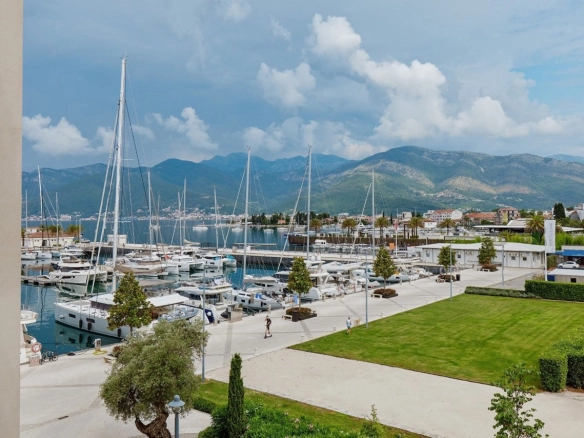 Jednosoban stan 69 m² – Tivat — fotografija 2