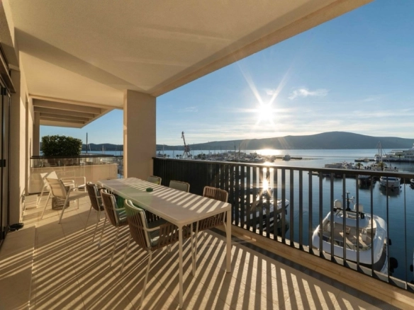 Dvosoban stan 140 m² – Tivat — fotografija 15