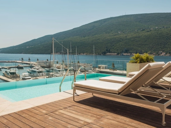 Trosoban stan 611 m² – Kumbor, Herceg Novi — fotografija 2