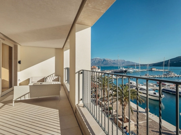 Trosoban stan 188 m² – Kumbor, Herceg Novi — fotografija 3
