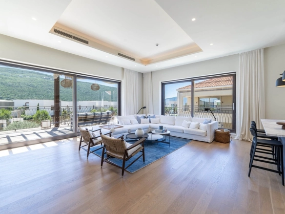 Trosoban stan 188 m² – Kumbor, Herceg Novi — fotografija 19