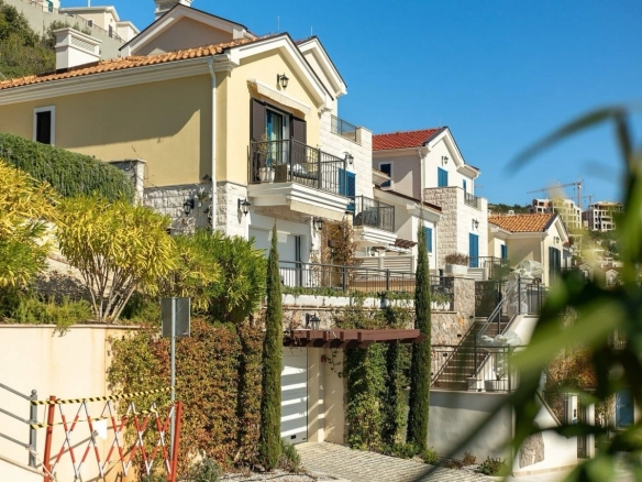 Dvosoban stan 130 m² – Radovići, Tivat — fotografija 4