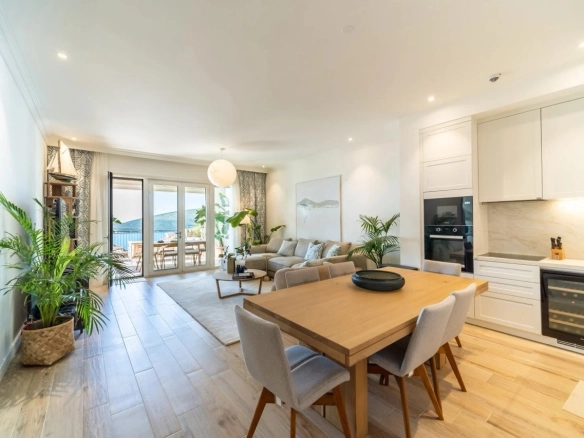 Dvosoban stan 105 m² – Radovići, Tivat — fotografija 2