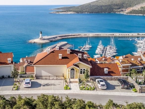 Dvosoban stan 105 m² – Radovići, Tivat — fotografija 3