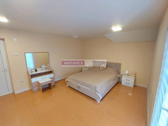 Dvosoban stan 90 m² – Tivat — fotografija 7