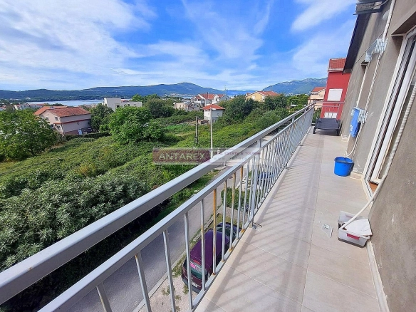 Dvosoban stan 90 m² – Tivat — fotografija 8