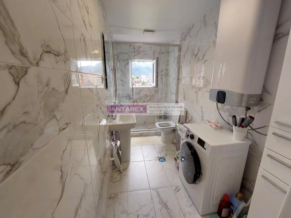 Dvosoban stan 90 m² – Tivat — fotografija 13