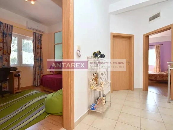 Trosoban stan 120 m² – Đenovići, Herceg Novi — fotografija 9