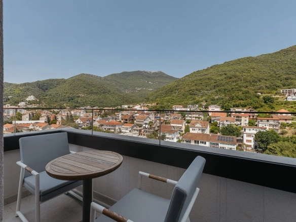 Trosoban stan 199 m² – Tivat — fotografija 16