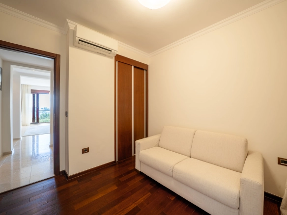 Dvosoban stan 86 m² – Petrovac, Budva — fotografija 17