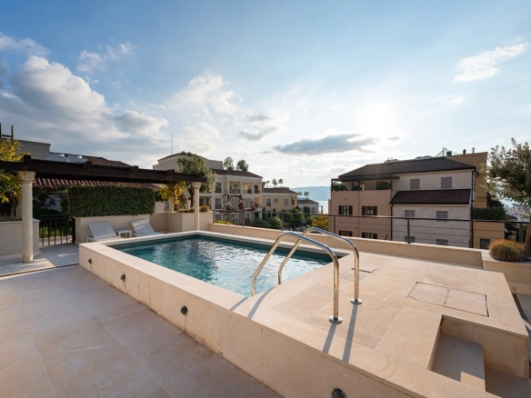 Trosoban stan 247 m² – Tivat — fotografija 3