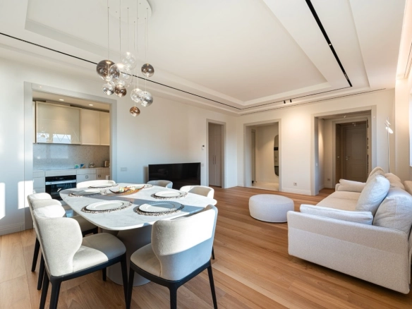 Trosoban stan 247 m² – Tivat — fotografija 7