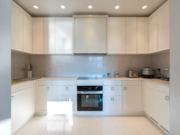 Trosoban stan 247 m² – Tivat — fotografija 8