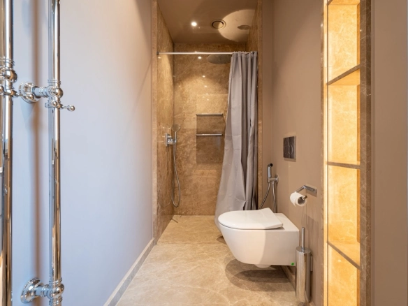 Trosoban stan 247 m² – Tivat — fotografija 16